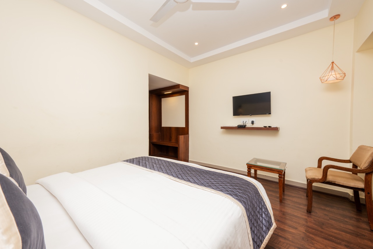 Club Class Room - Non/AC