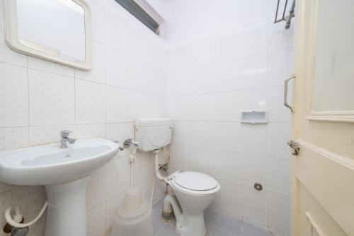 standard-single-room-4-hotel-prashanth